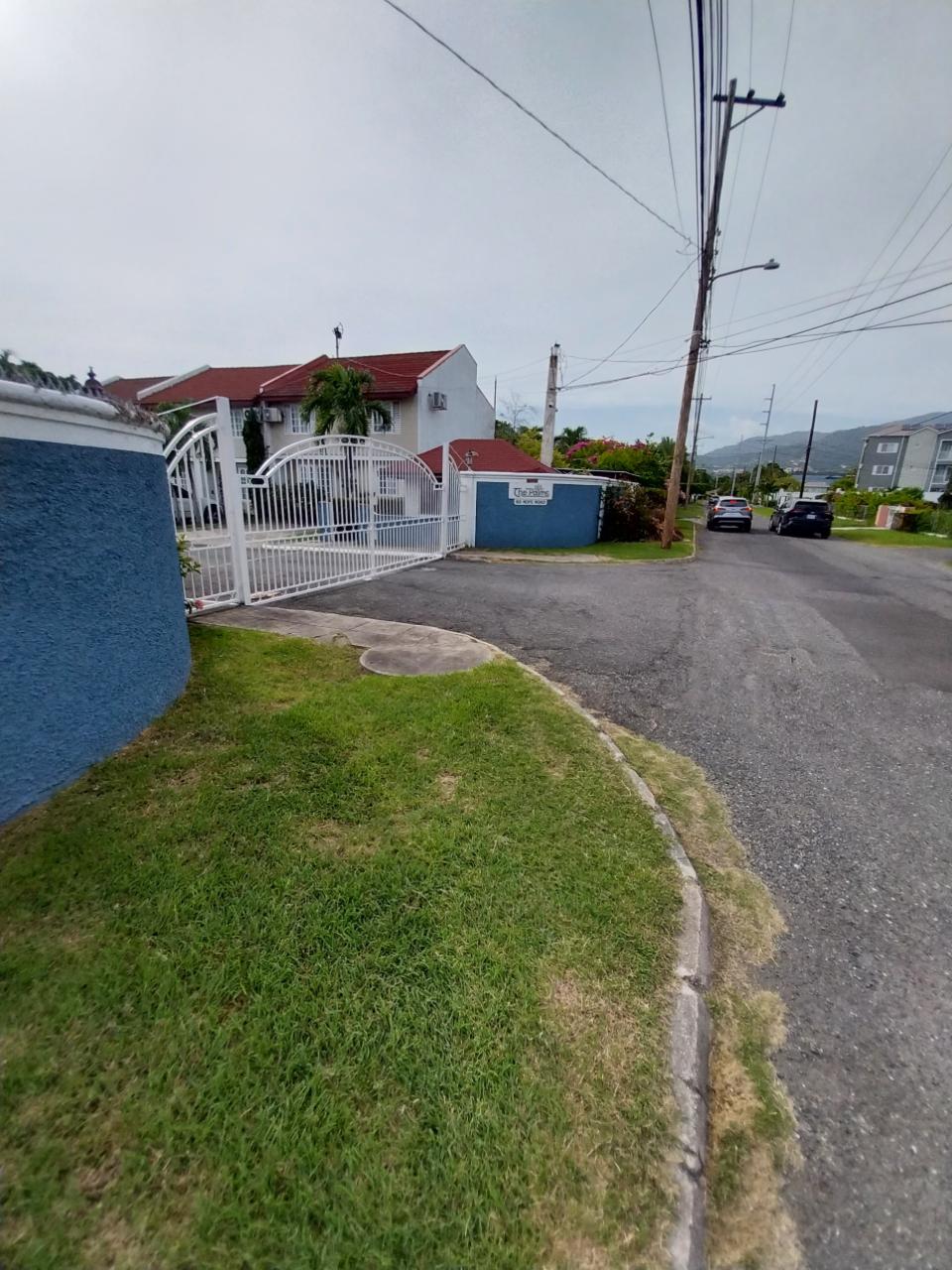 Townhouse For Rent HOPE ROAD, 2775 250,000 Keez