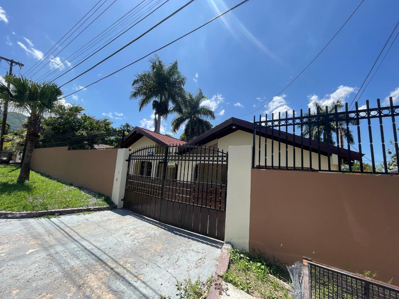 House For Sale WHITEFORD DRIVE, 2704 635,000 Keez