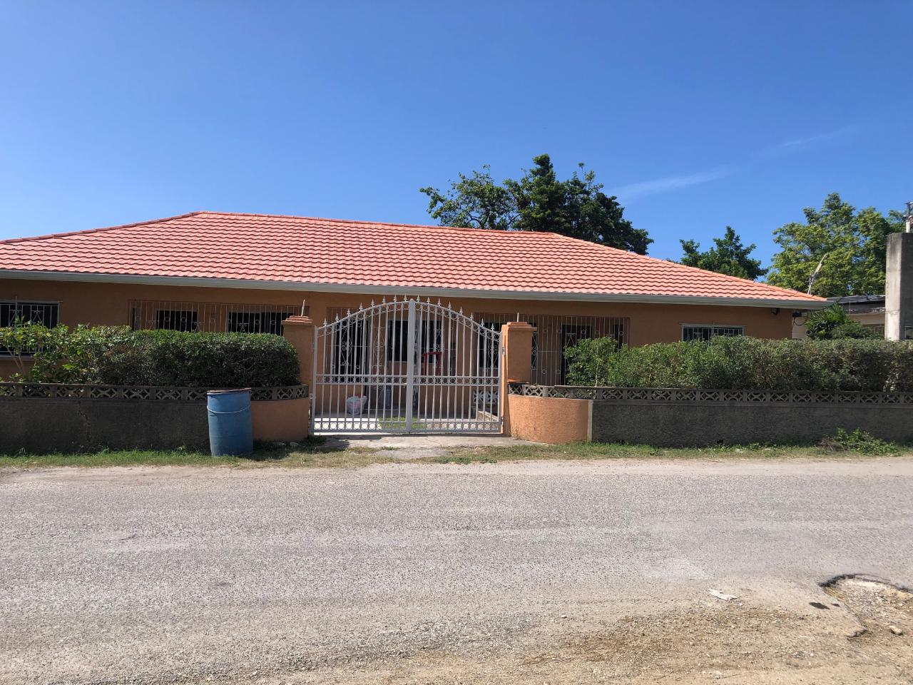 House for sale perth road buckfield ocho rios 50 000 000 keez