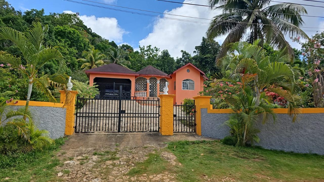 House For Sale WOODFORD COTTAGE WALKERSW, Walkerswood 50,000,000 Keez