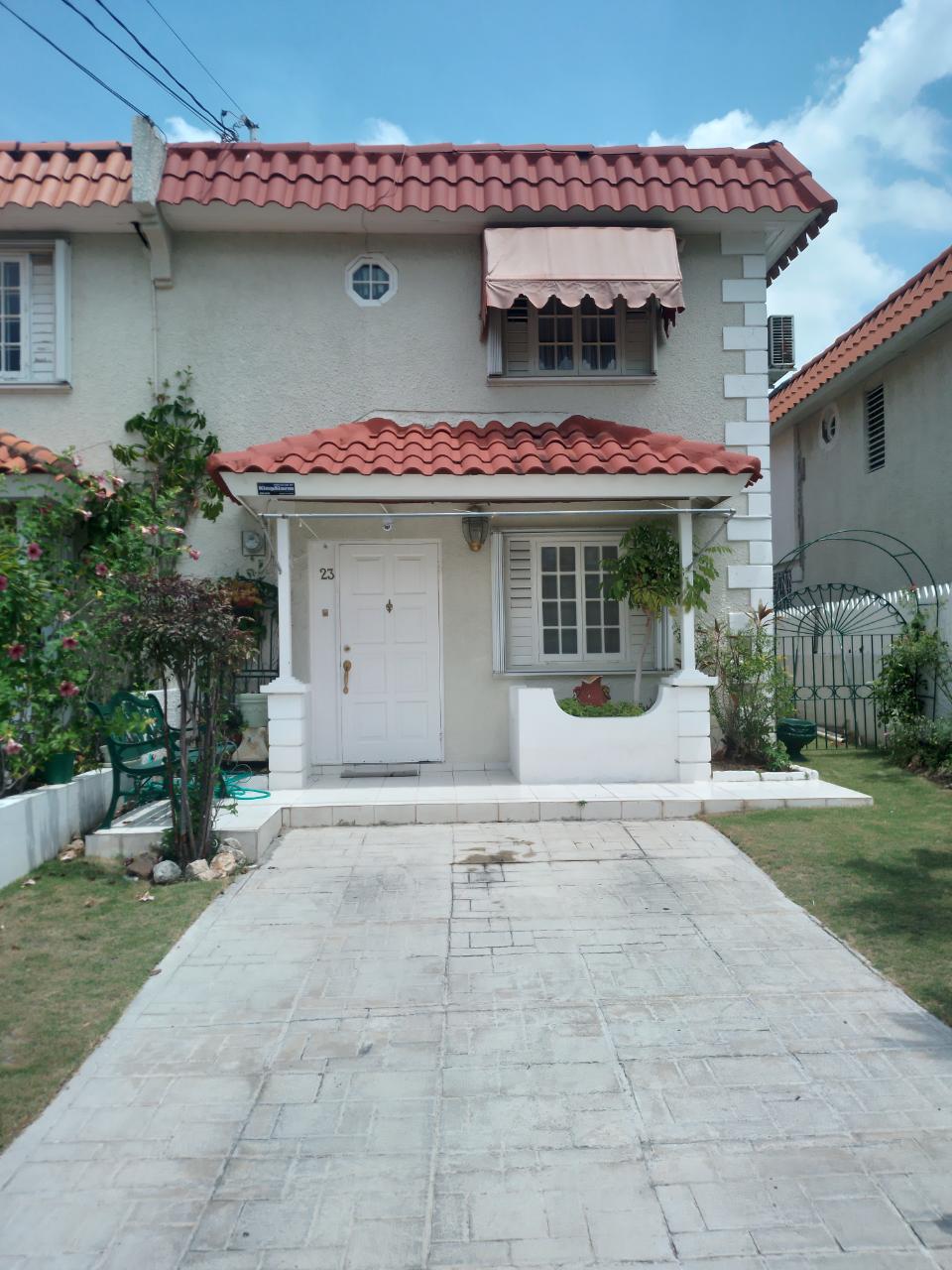 Townhouse For Rent WELLINGTON PLACE, 2703 180,000 Keez