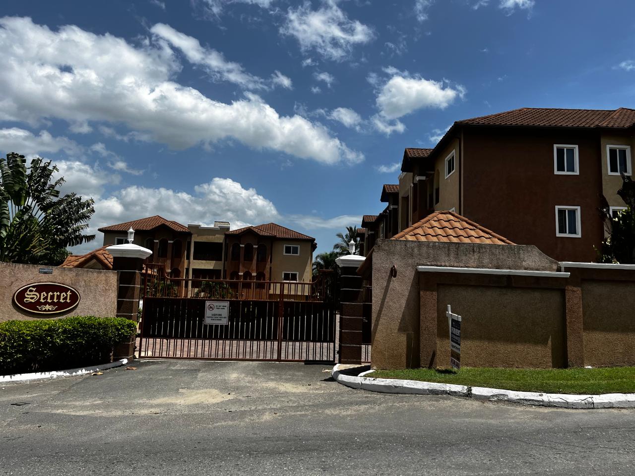 Apartment For Sale MILLSBOROUGH AVENUE, KING, Kingston 6 475,000 Keez