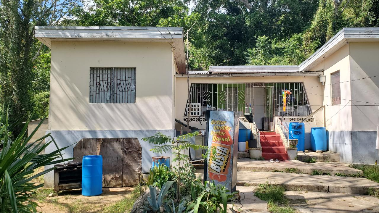 House For Sale ULSTER SPRING, DUTCH HILL, 596 70,000 Keez