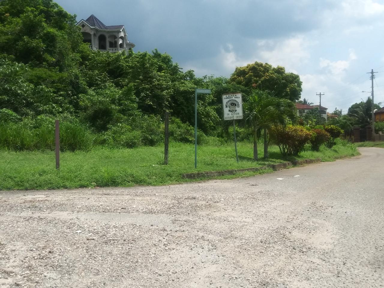 House For Sale TRIPOLI ESTATE, Runaway Bay 65,000,000 Keez