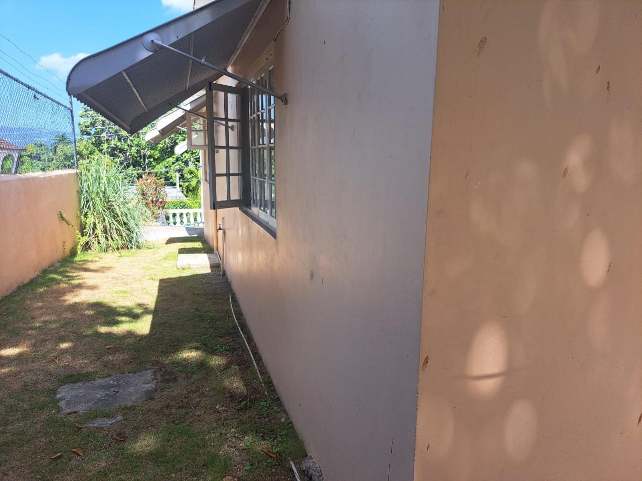 House For Rent NORWOOD GARDENS, Montego Bay 40,000 Keez