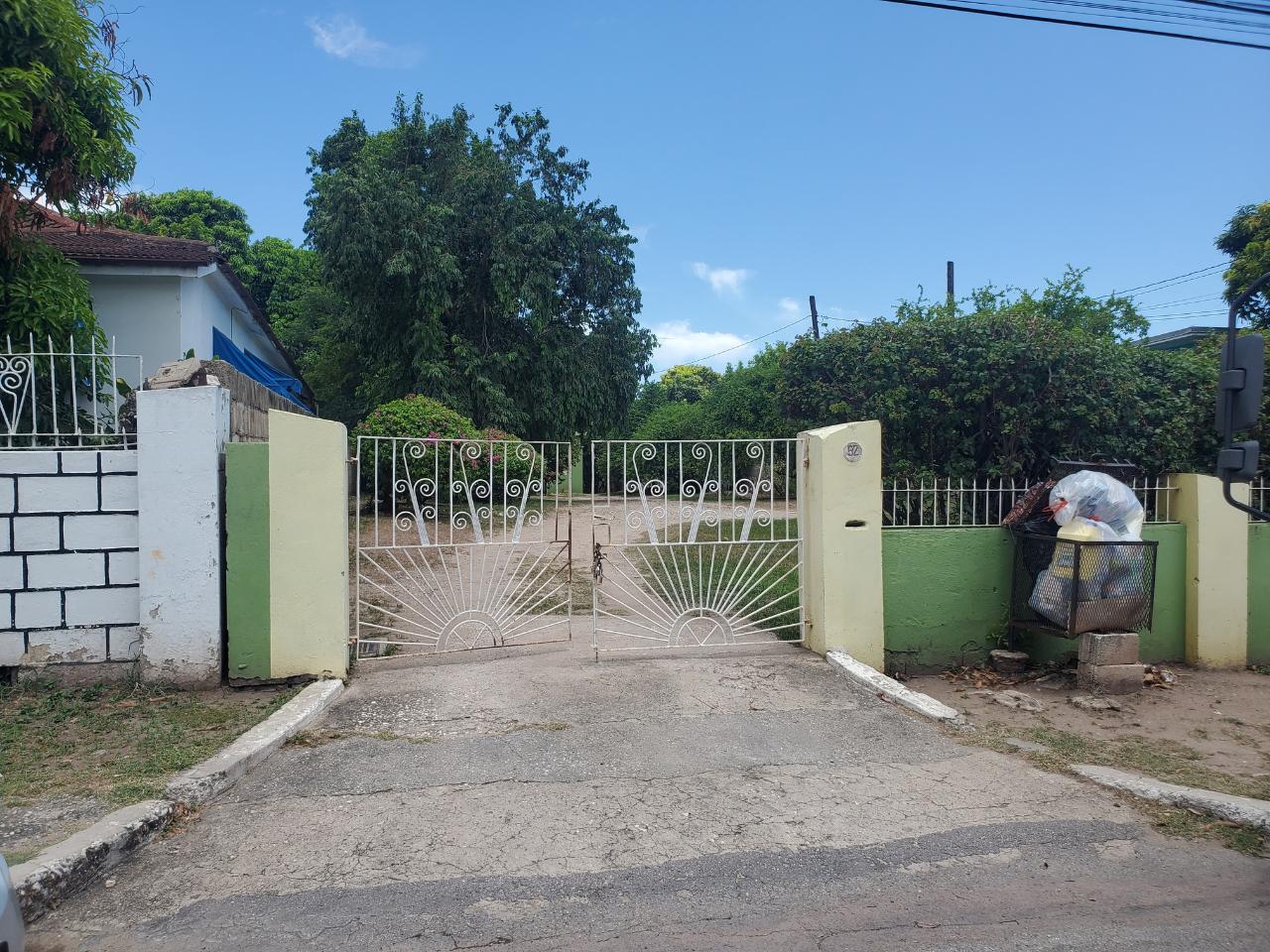 House For Sale HUGHENDEN AVENUE, Kingston 20 30,000,000 Keez