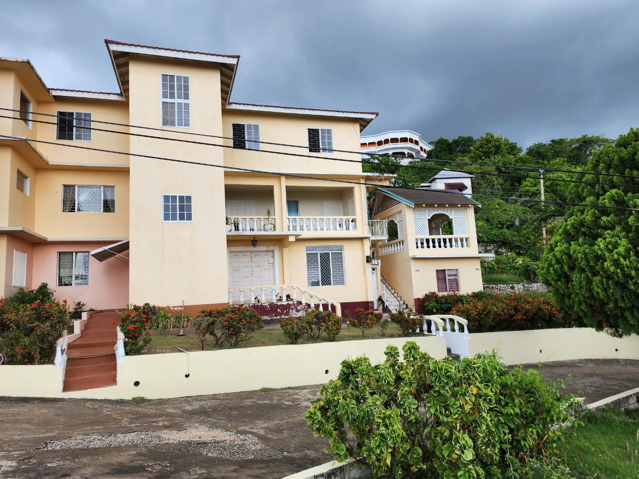 Apartment For Rent: STANMORE TERRACE, Kingston 19 | $100,000 | Keez