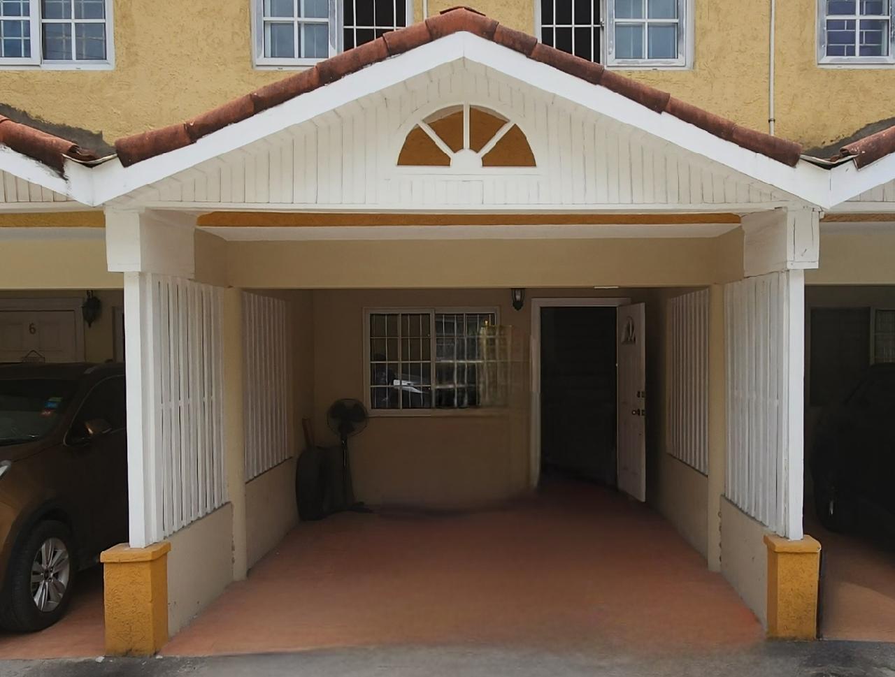 Townhouse For Rent: ROCHESTER AVENUE, Kingston 8 | $165,000 | Keez
