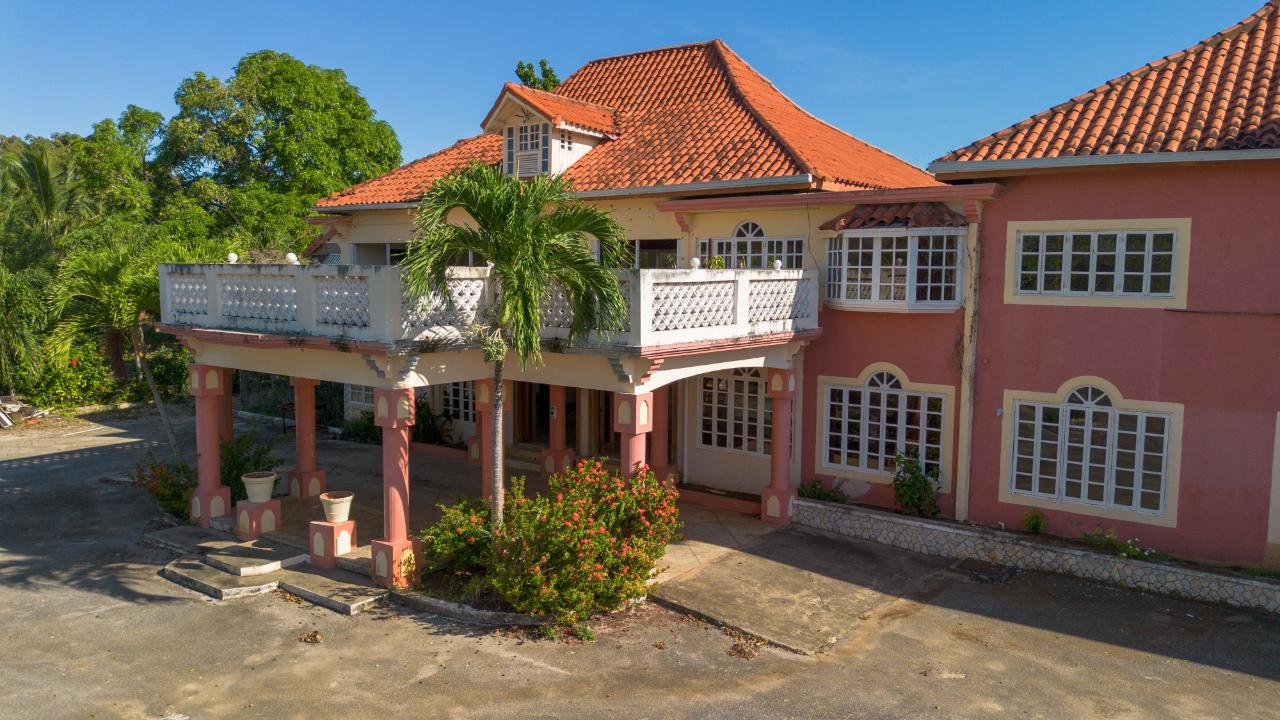 resort-villa-for-sale-summerset-road-negril-3-000-000-keez