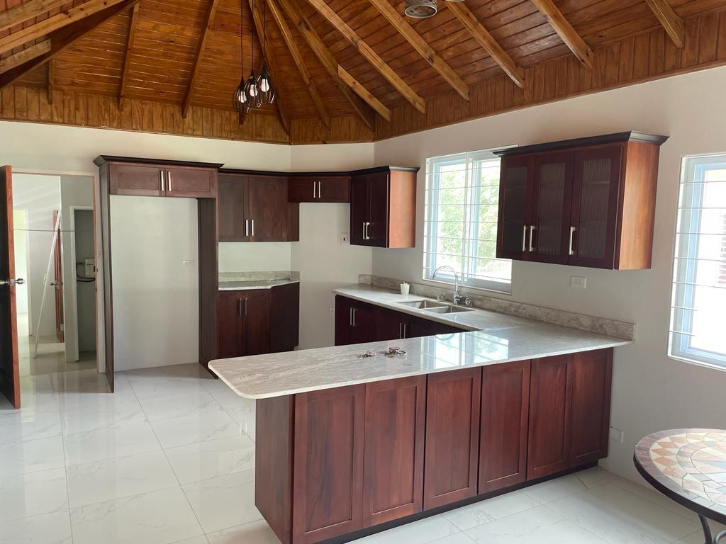House For Rent IRWIN GARDENS, ST. JAMES, Irwin 100,000 Keez