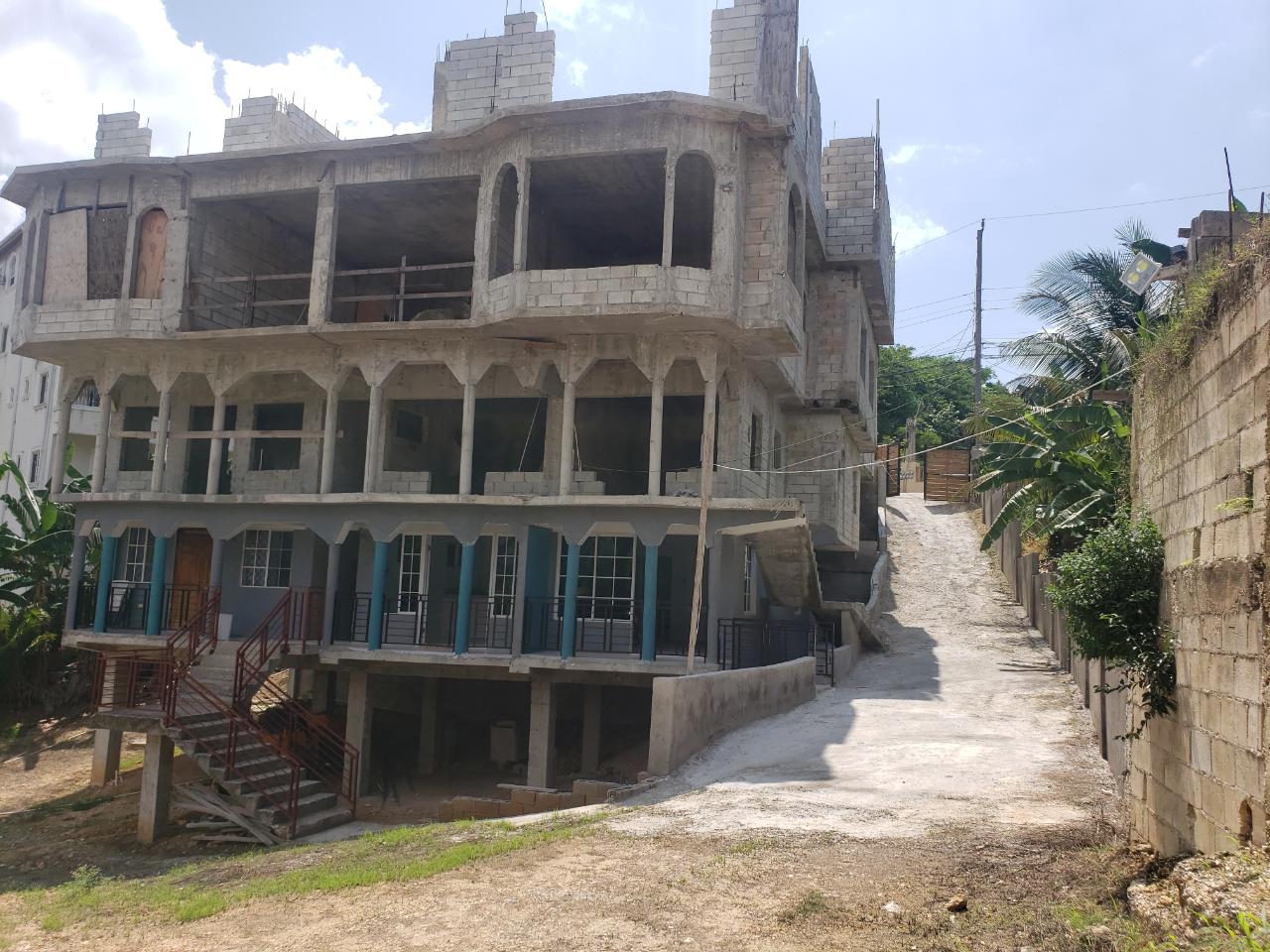 House For Sale WESTGATE HILLS, 430 60,000,000 Keez