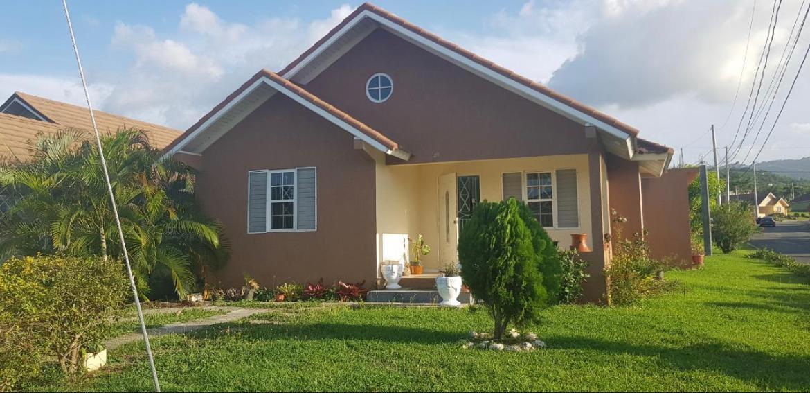 House For Rent HARTLAND ESTATE, 680 105,000 Keez