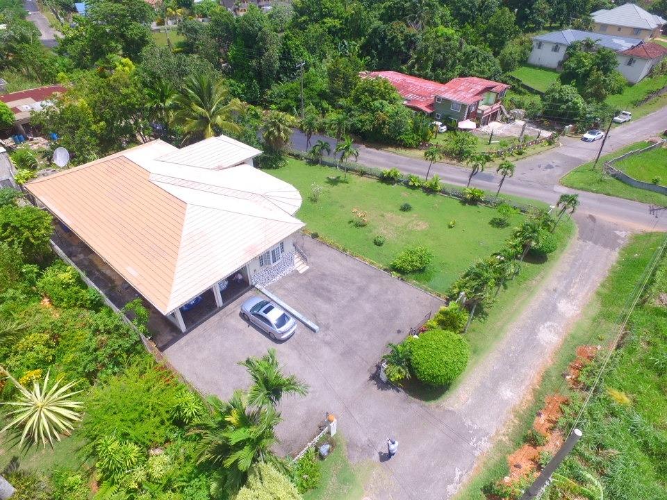 House For Sale: MANCHESTER ROAD MANDEVILL, Mandeville | $36,000,000 | Keez