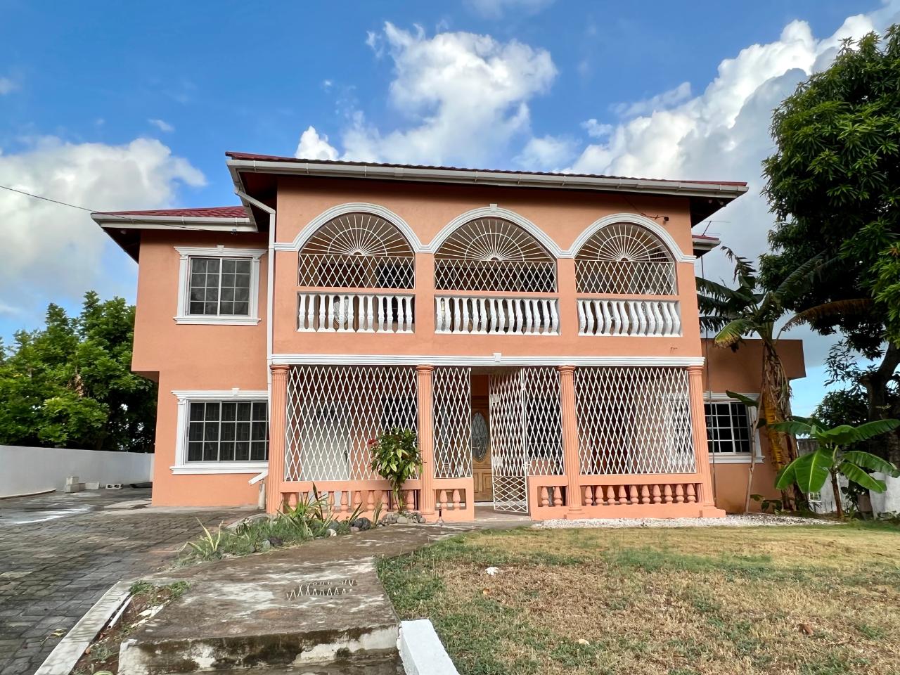 House For Sale WESTON PARK, May Pen 40,000,000 Keez