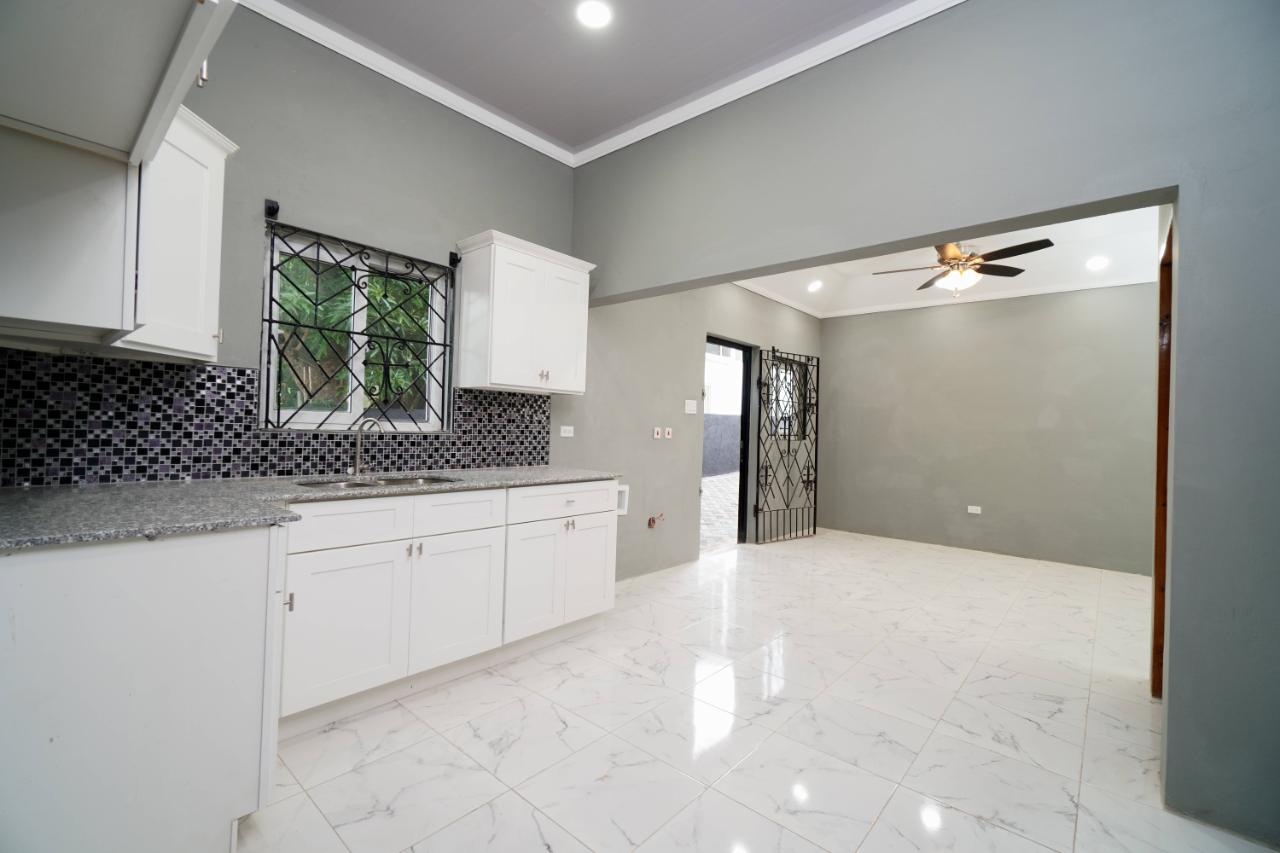 Apartment For Rent BELVEDERE ROAD, RED HILLS, Kingston 19 1,400 Keez