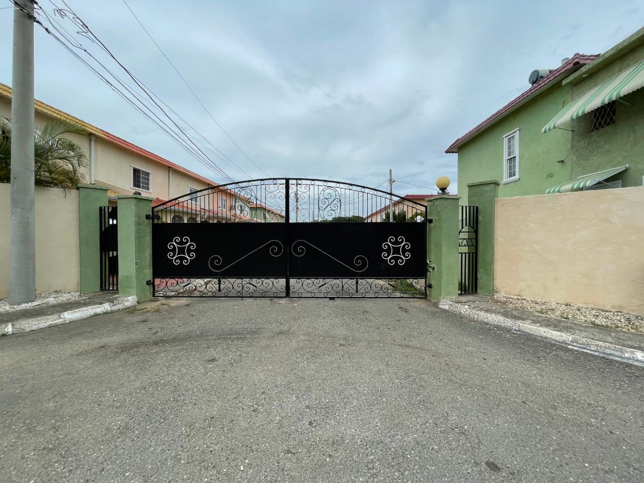 Townhouse For Rent MORRIS CLOSE , BLOCK D ,, 1917 110,000 Keez