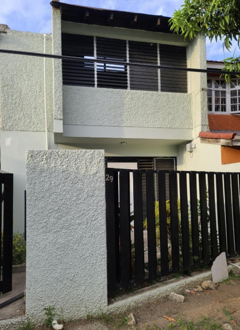Townhouse For Sale MARINE GARDENS, Ocho Rios 140,000 Keez