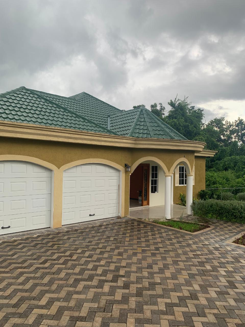 House For Sale TREADWAYS, LINSTEAD, Bermaddy 33,000,000 Keez