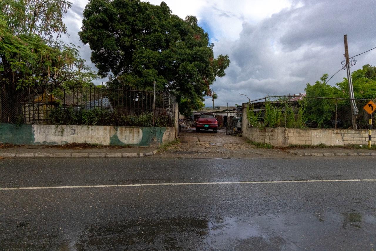 commercial-lot-for-sale-lyndhurst-road-kingston-5-kingston-5
