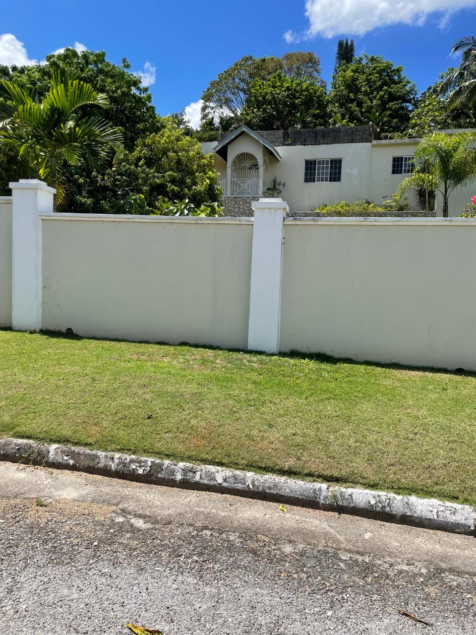 House For Sale GLEN WAY, Mandeville 50,000,000 Keez