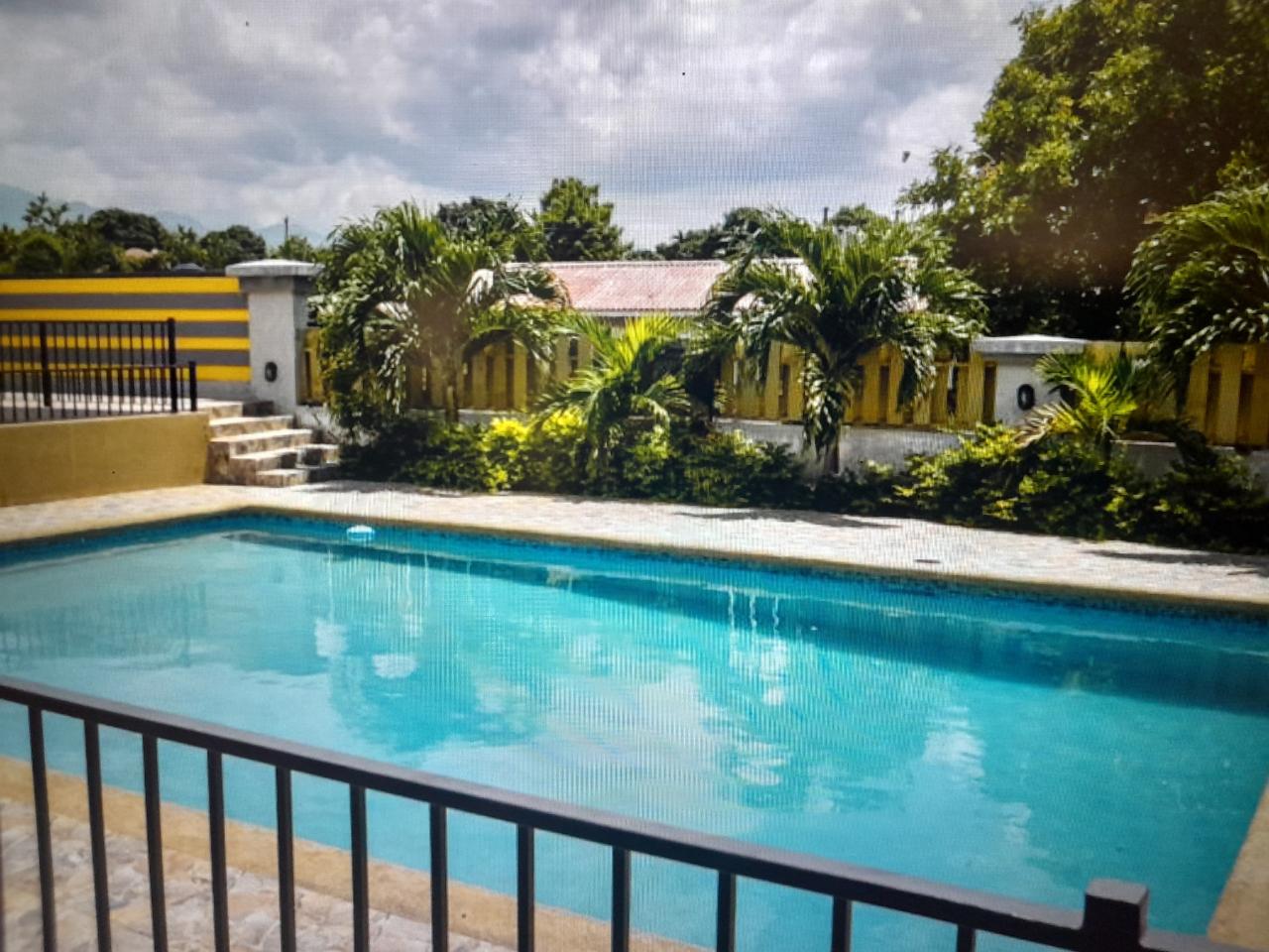 apartment-for-rent-bombay-avenue-kingston-19-189-000-keez