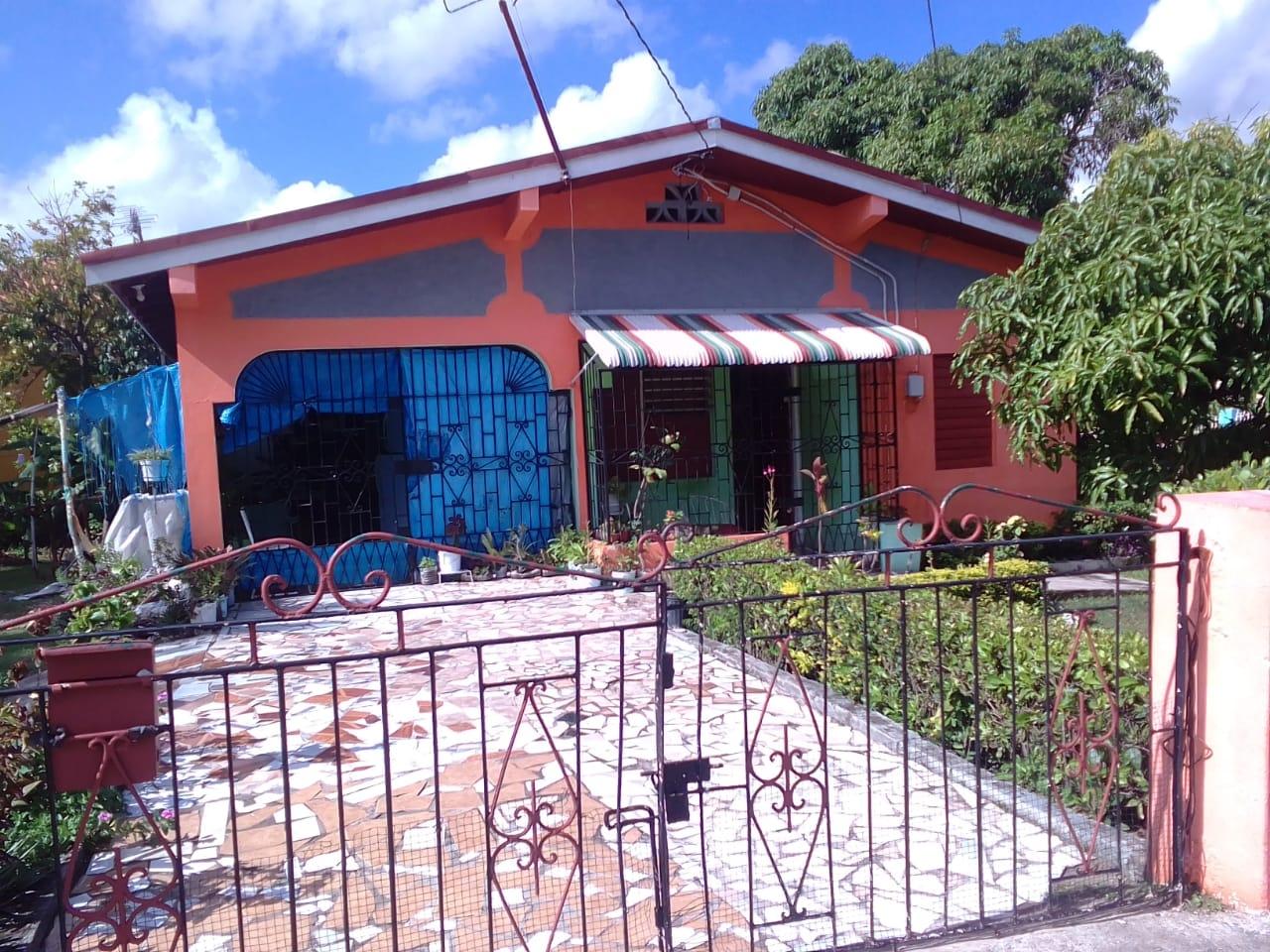 House For Sale GLENVIEW TERRACE, May Pen 36,000,000 Keez