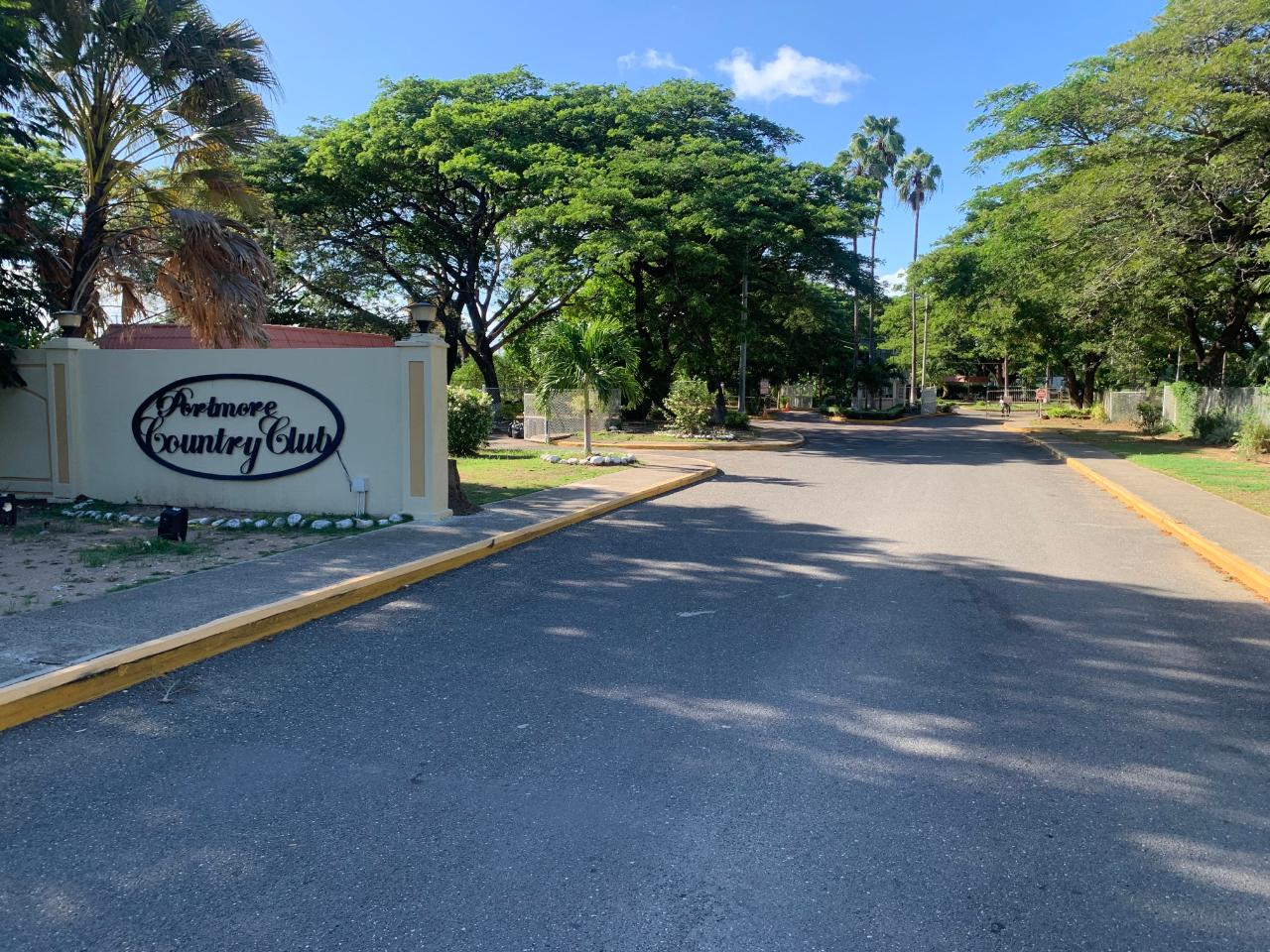 Townhouse For Sale LINGFIELD CRESCENT, 1883 32,480,000 Keez