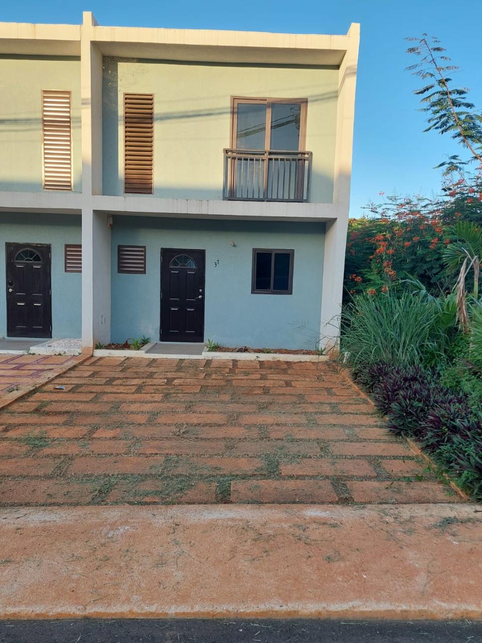Townhouse For Sale CAMELOT VILLAGE, Discovery Bay 230,000 Keez