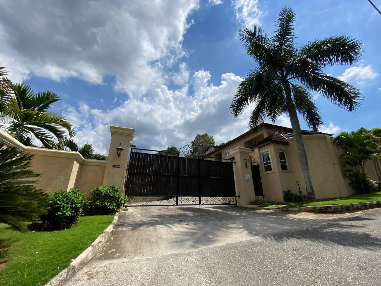 Apartment For Sale ROCKHAMPTON DRIVE, Kingston 8 60,000,000 Keez