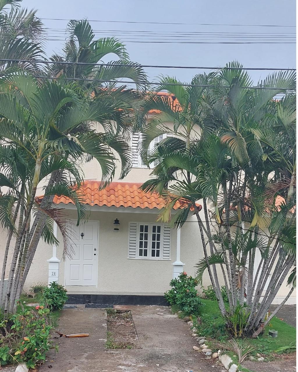 Townhouse For Rent MURRAY DRIVE, KINGSTON 6, Kingston 6 1,300 Keez