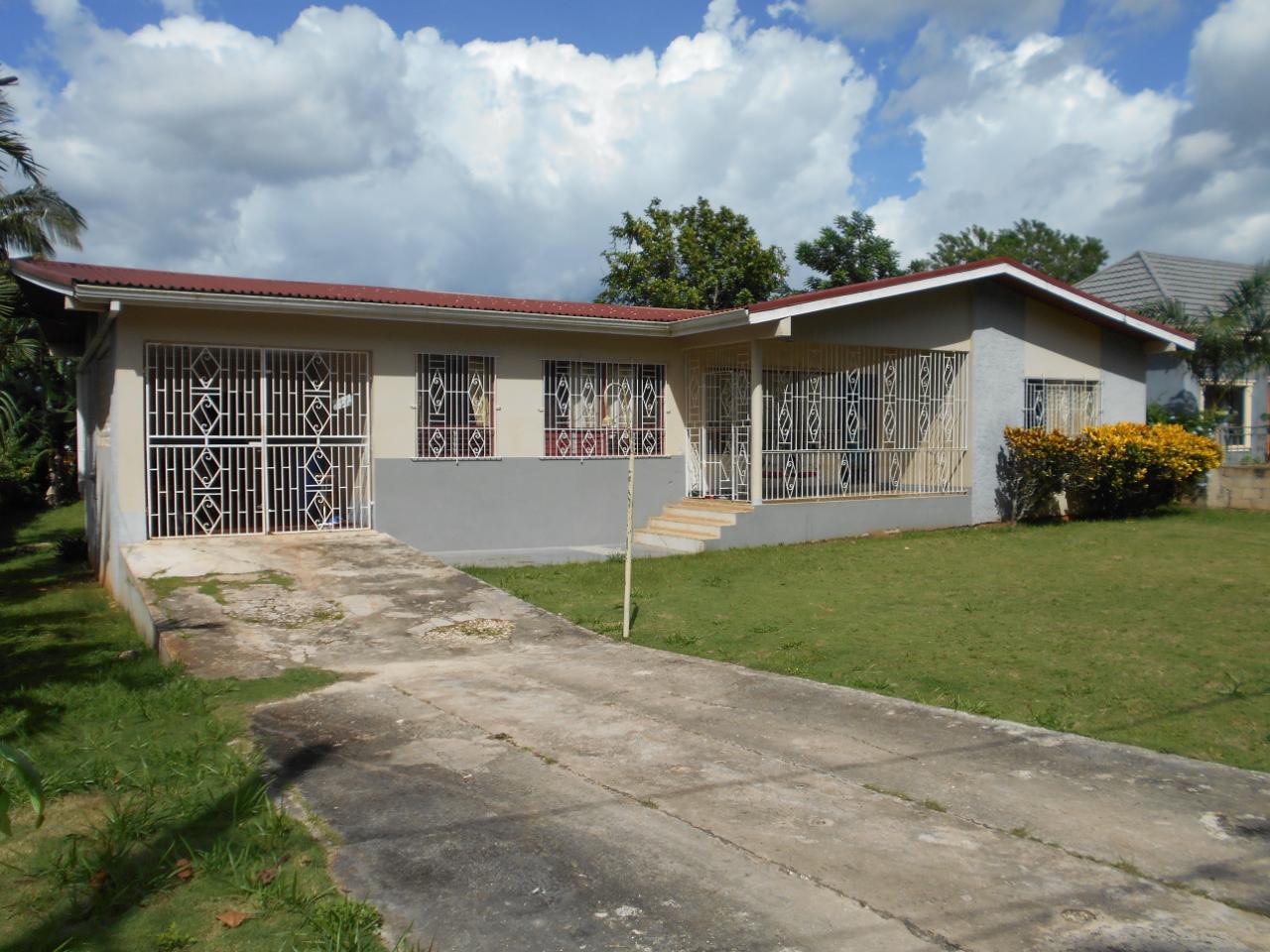 House For Sale HAMPTON COURT MANDEVILLE, Mandeville 27,000,000 Keez