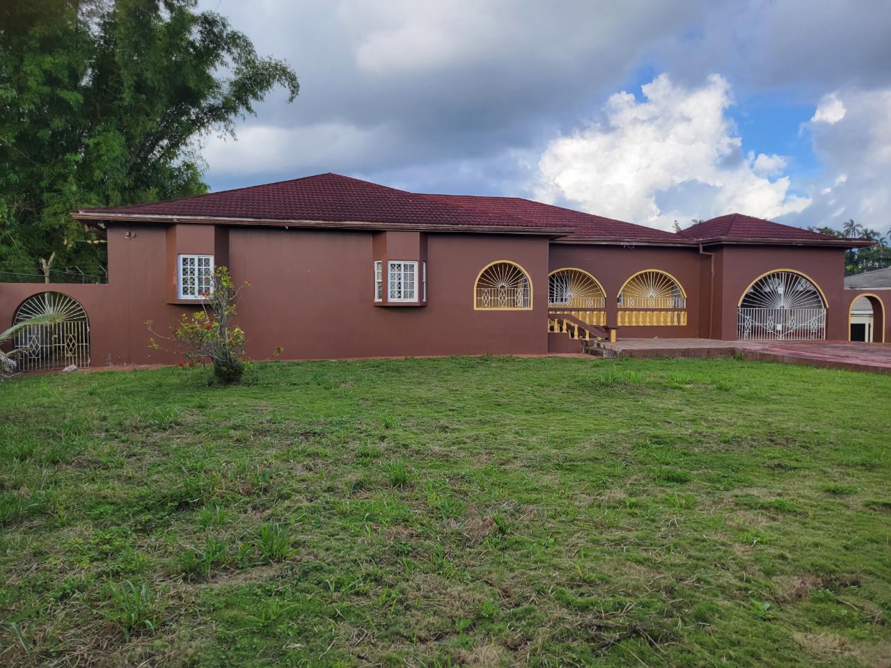 House For Sale BATTERSEA ROAD, Mandeville 33,000,000 Keez