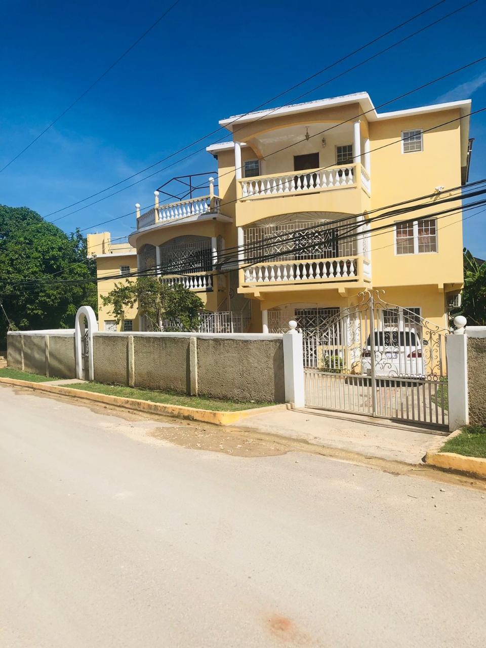 House For Sale ROAD 1 NORTHERN ESTATES,, Montego Bay 80,000,000 Keez