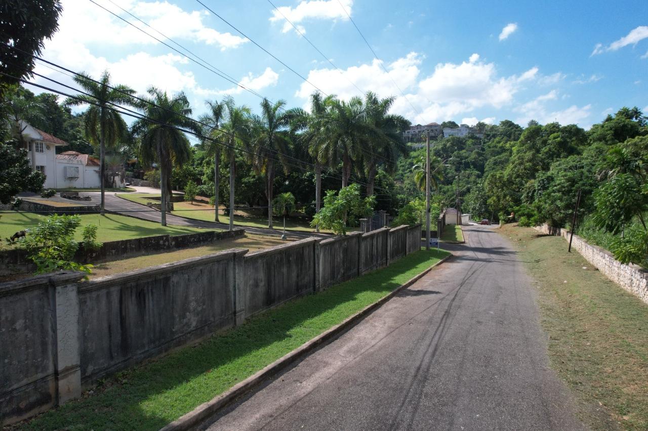 House For Sale OAKRIDGE ROAD, Kingston 8 2,000,000 Keez