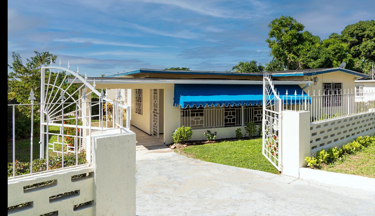 House For Rent: BUENA VISTA TERRACE, Kingston 6 | $150,000 | Keez