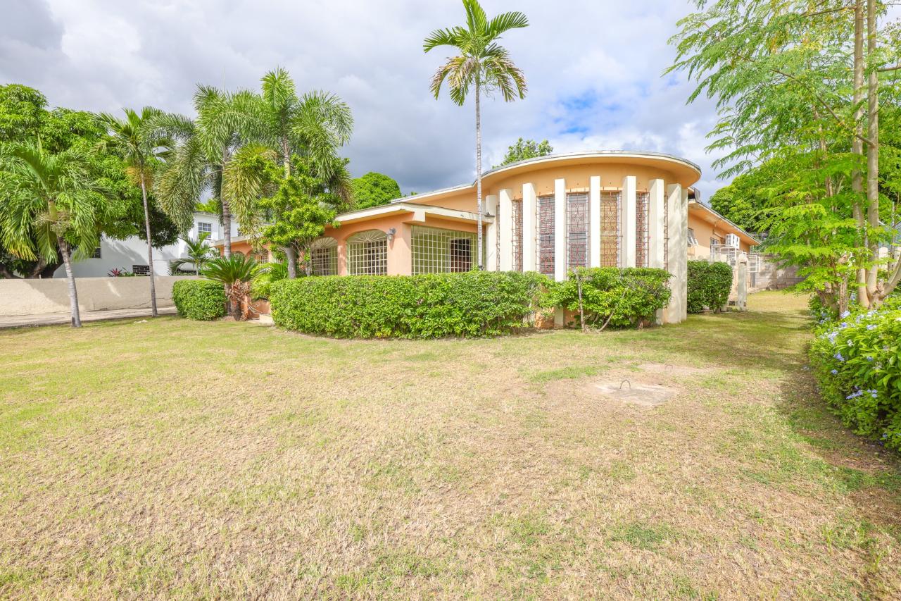 House For Sale HEATHWOOD PL, ALLERDYCE, Kingston 8 80,000,000 Keez