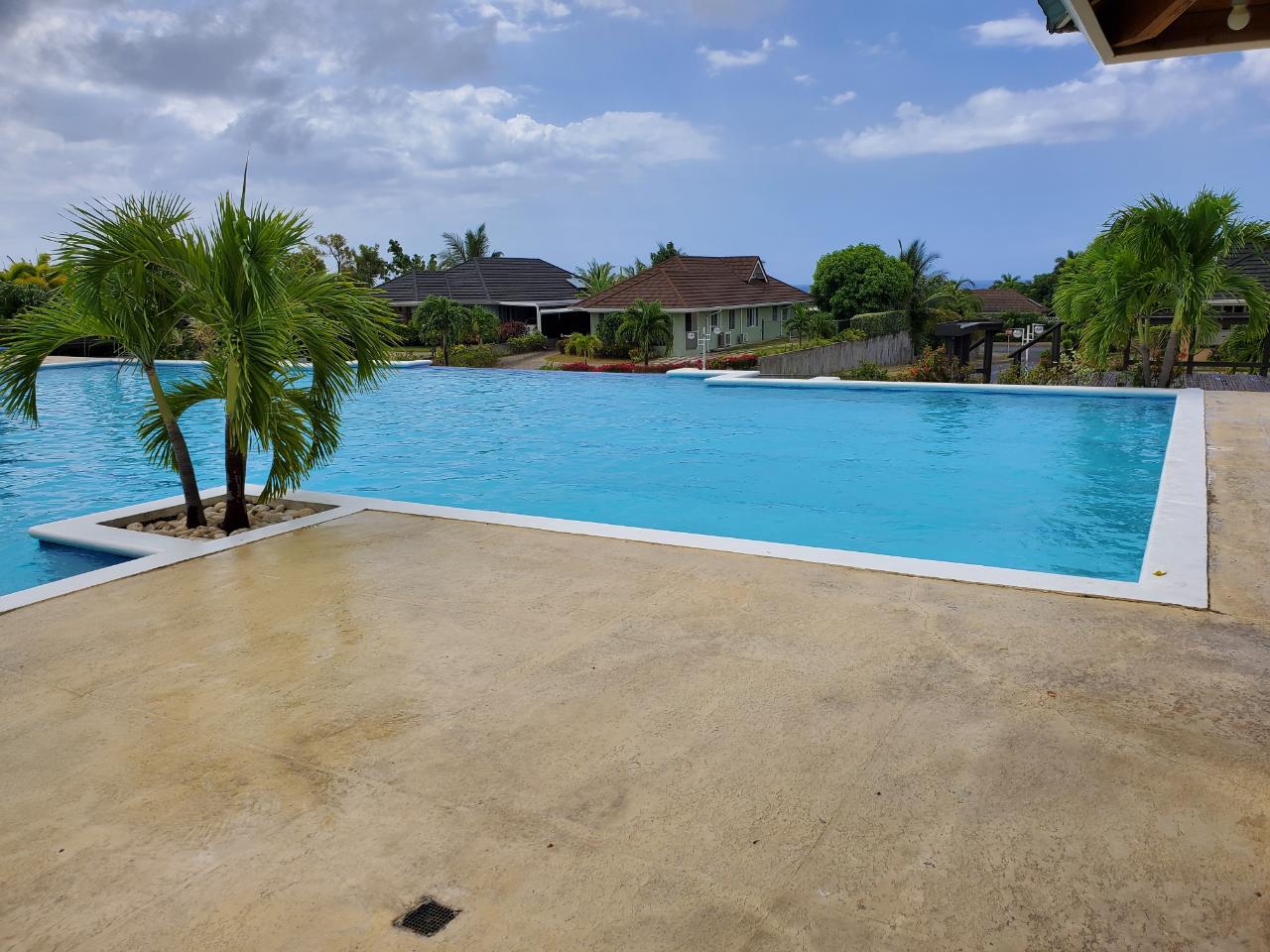 House For Rent FAIRWAY ESTATE DRAX HAL, Drax Hall Estate 1,700 Keez