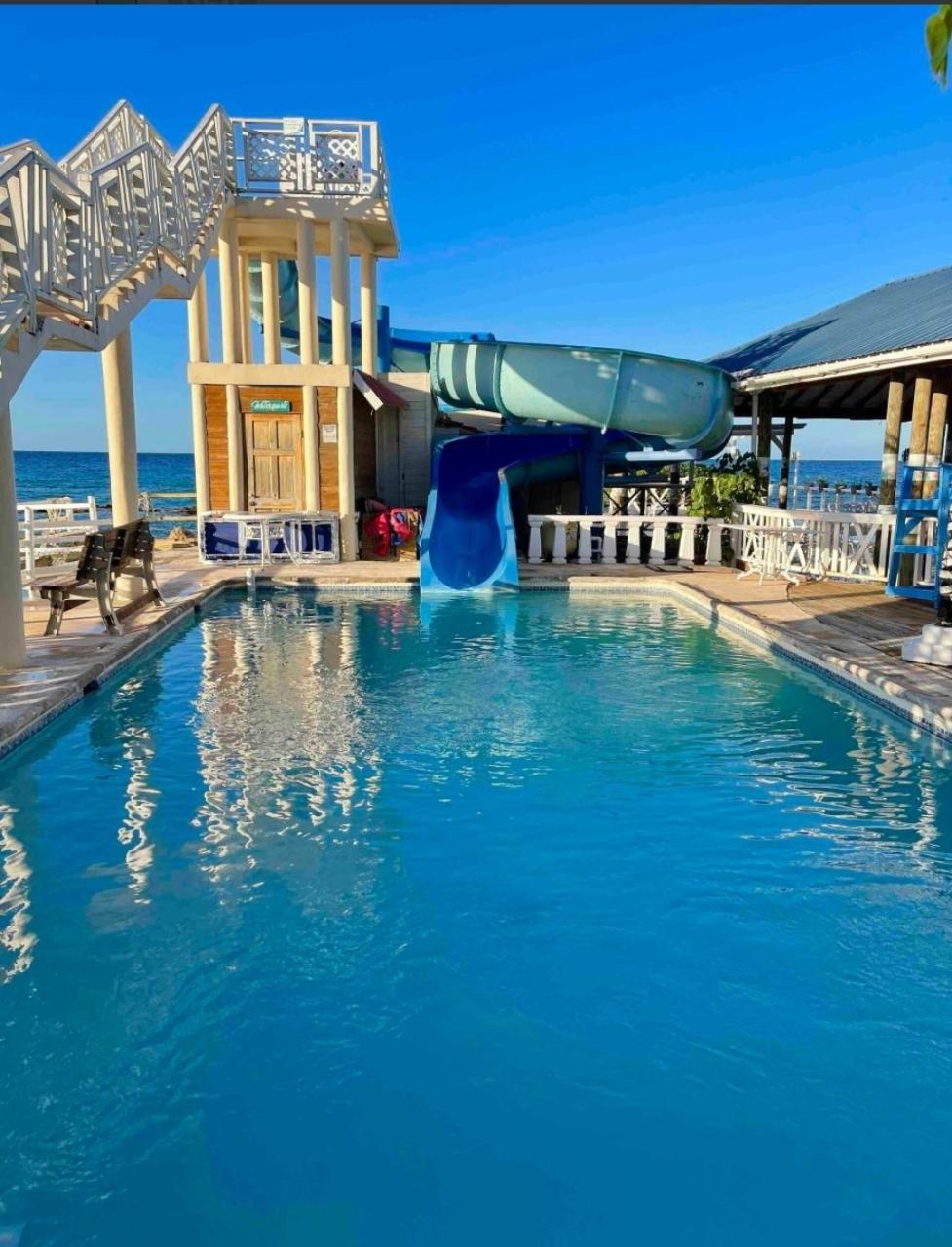 Apartment For Rent FDR RESORT, Runaway Bay 1,100 Keez