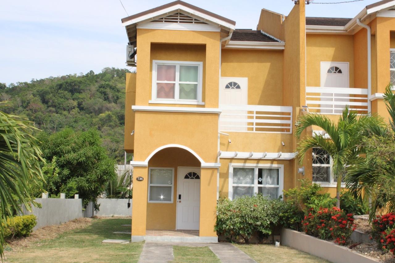 Townhouse For Rent THE SAVANNAH VISTAS, Runaway Bay 950 Keez