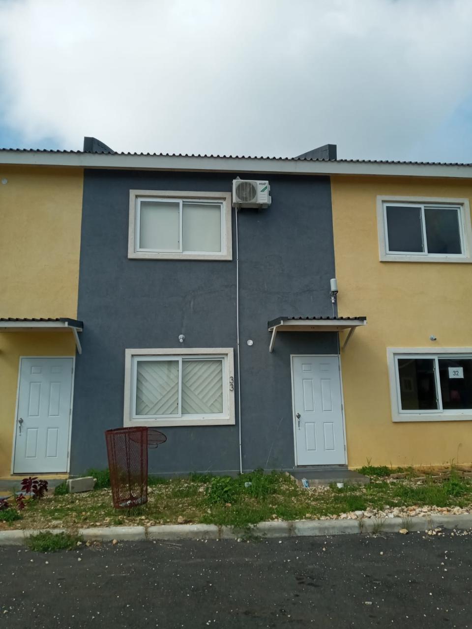 Townhouse For Rent EDMUND RIDGE ESTATE, 377 1,300 Keez