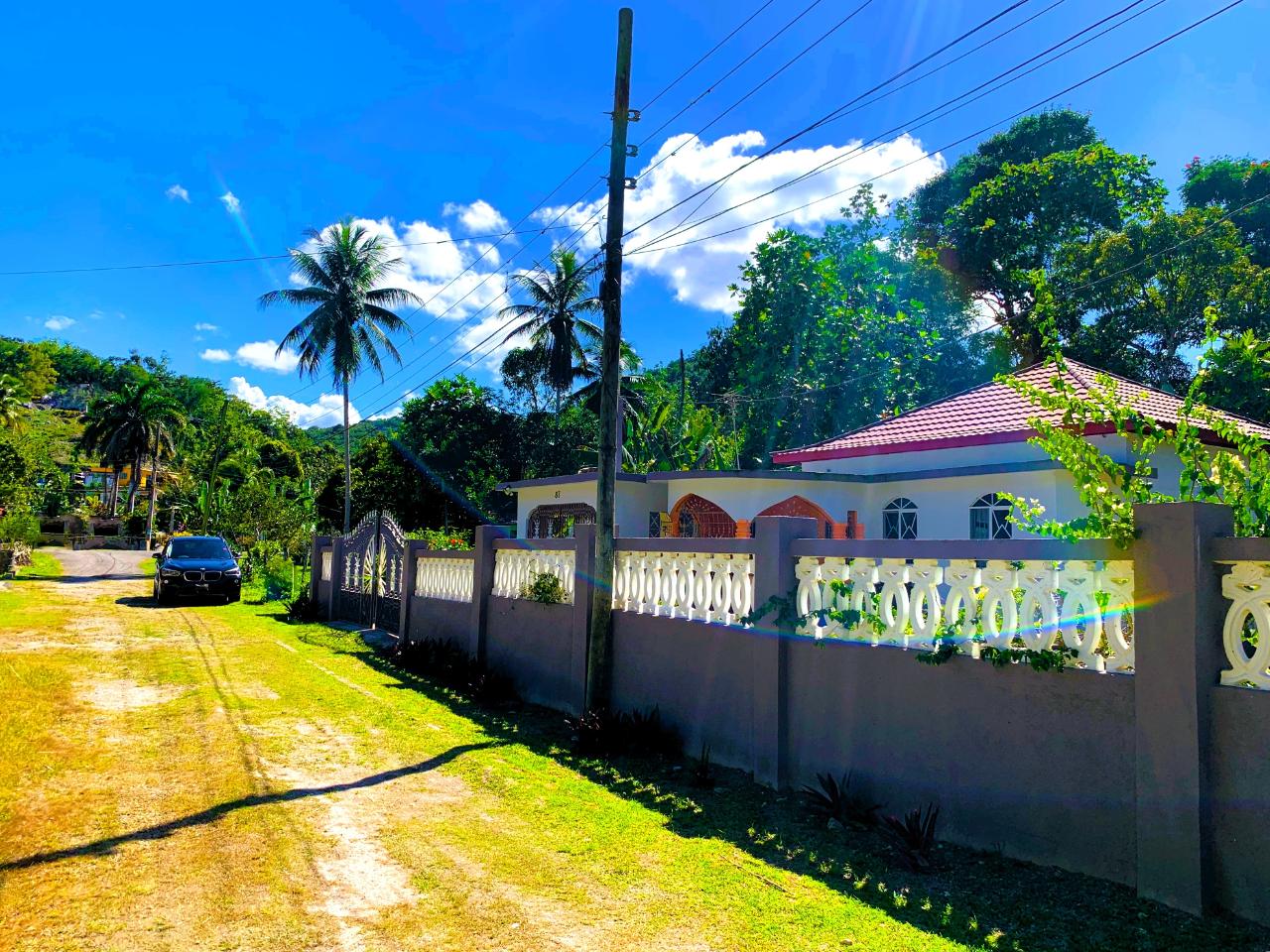 House For Sale BULLOCKS HEIGHTS SOMERTON, Montego Bay 24,000,000 Keez