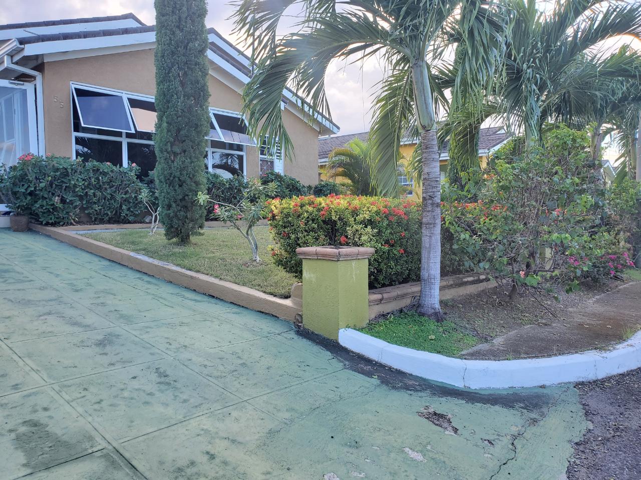 House For Rent DRAX HALL COUNTRY CLUB, Ocho Rios 1,600 Keez