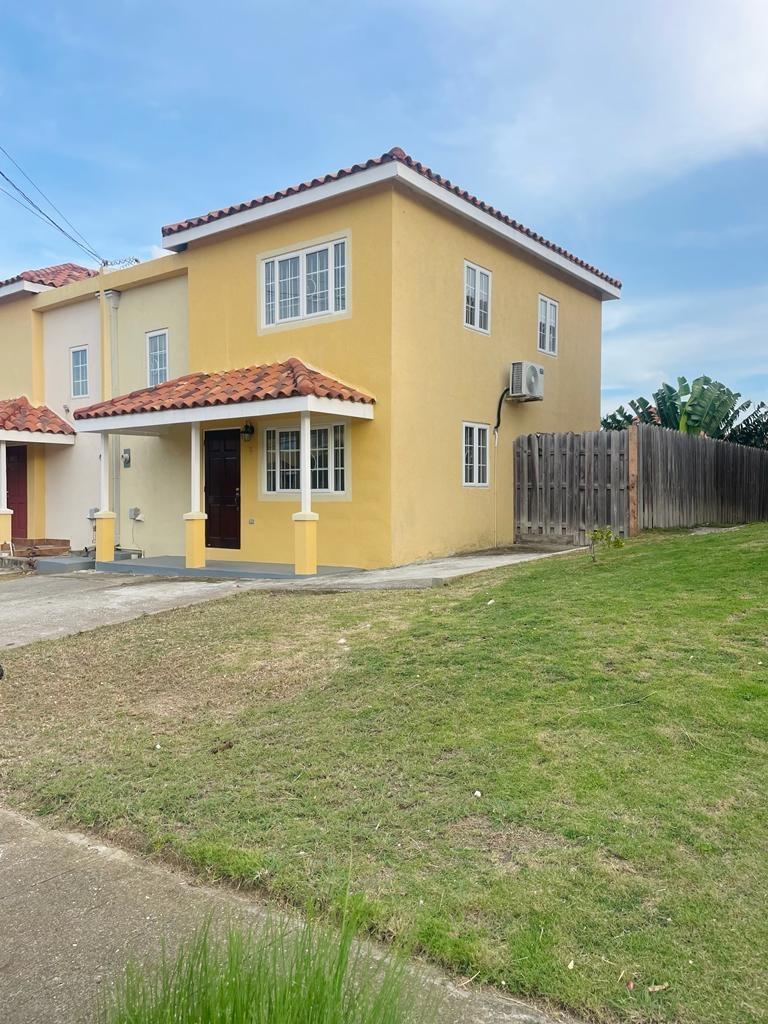 Townhouse For Rent MANGO WALK COUNTRY CLUB, Montego Bay 1,000 Keez