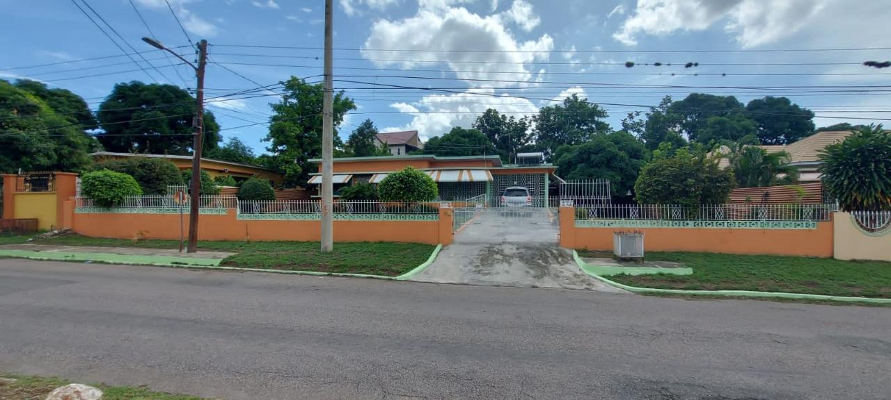 House For Sale FAIRFAX DRIVE, 2677 280,000 Keez