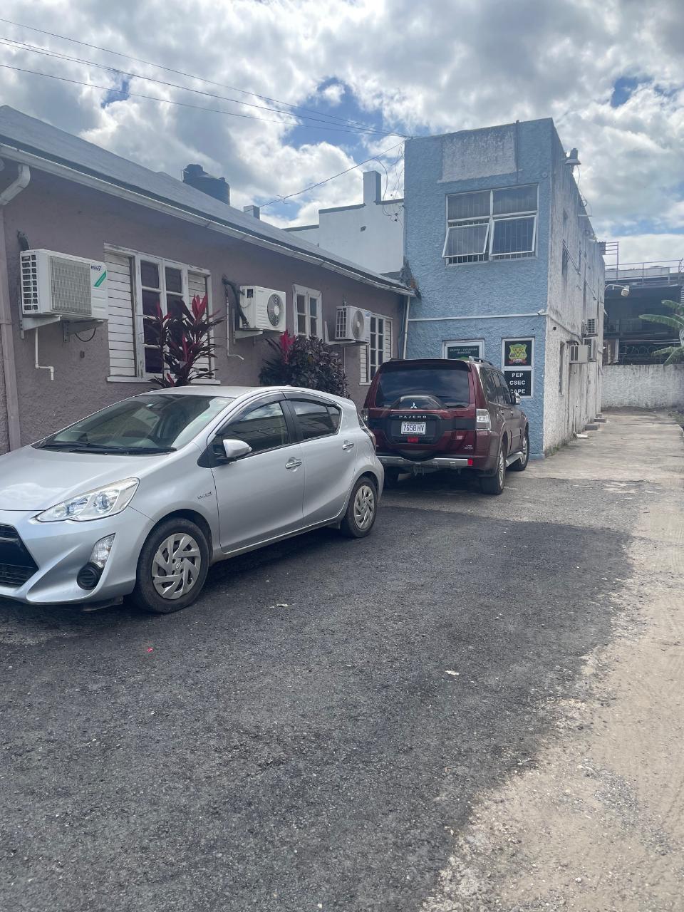 Offices commercial bldg for rent westminister road kingston 10