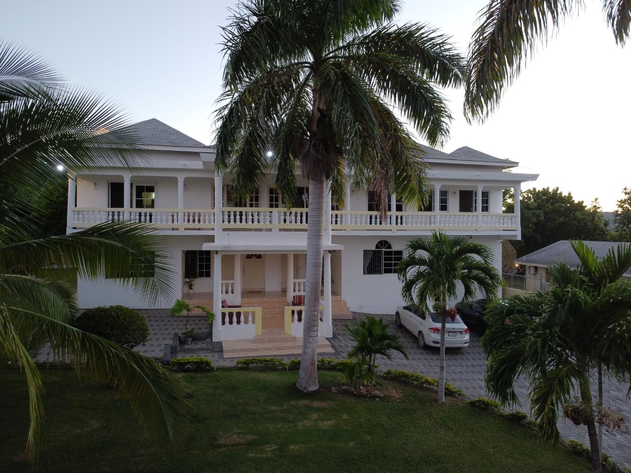 House For Rent WINCHESTER TERRACE, Montego Bay 1,200 Keez