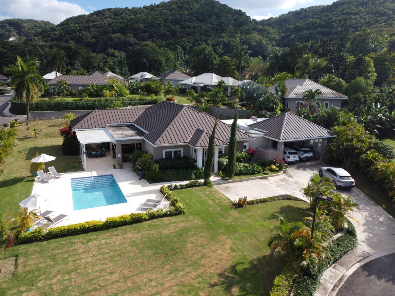Resort / Villa For Sale TARA ESTATES, Reading 1,650,000 Keez