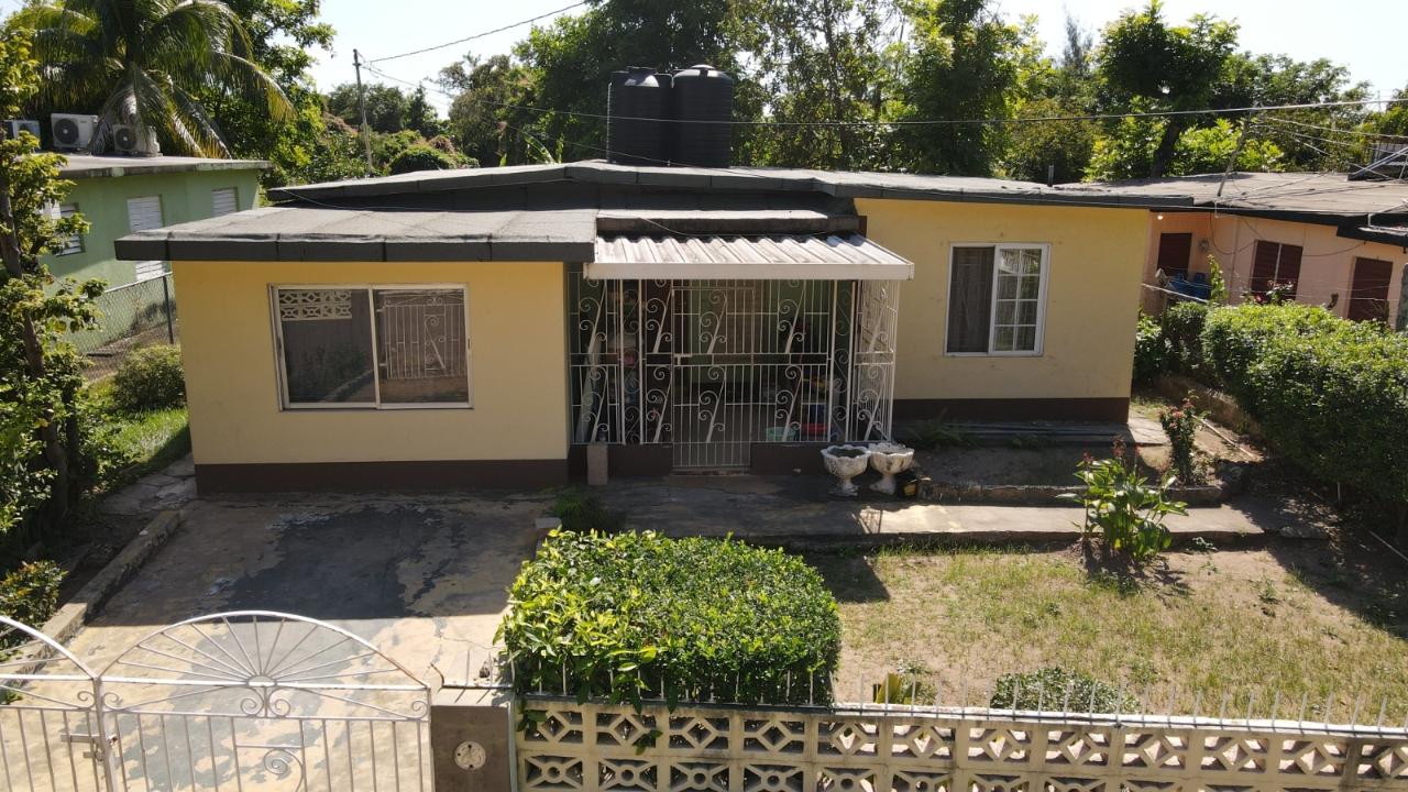 House For Sale RIDGEWAY AVENUE, Kingston 19 40,000,000 Keez