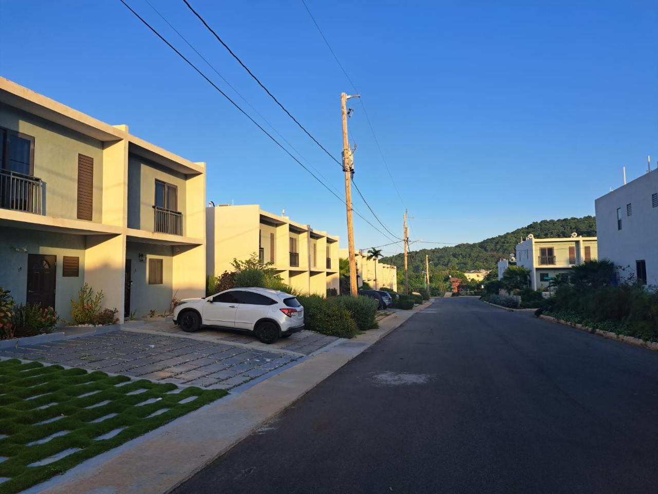 Townhouse For Sale CAMELOT VILLAGE, Discovery Bay 240,000 Keez