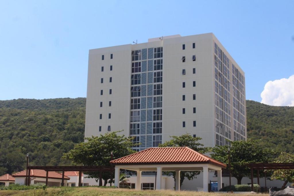 Apartment For Sale BAYFRONT VILLAS AND APART, Bridgeport 238,709 Keez